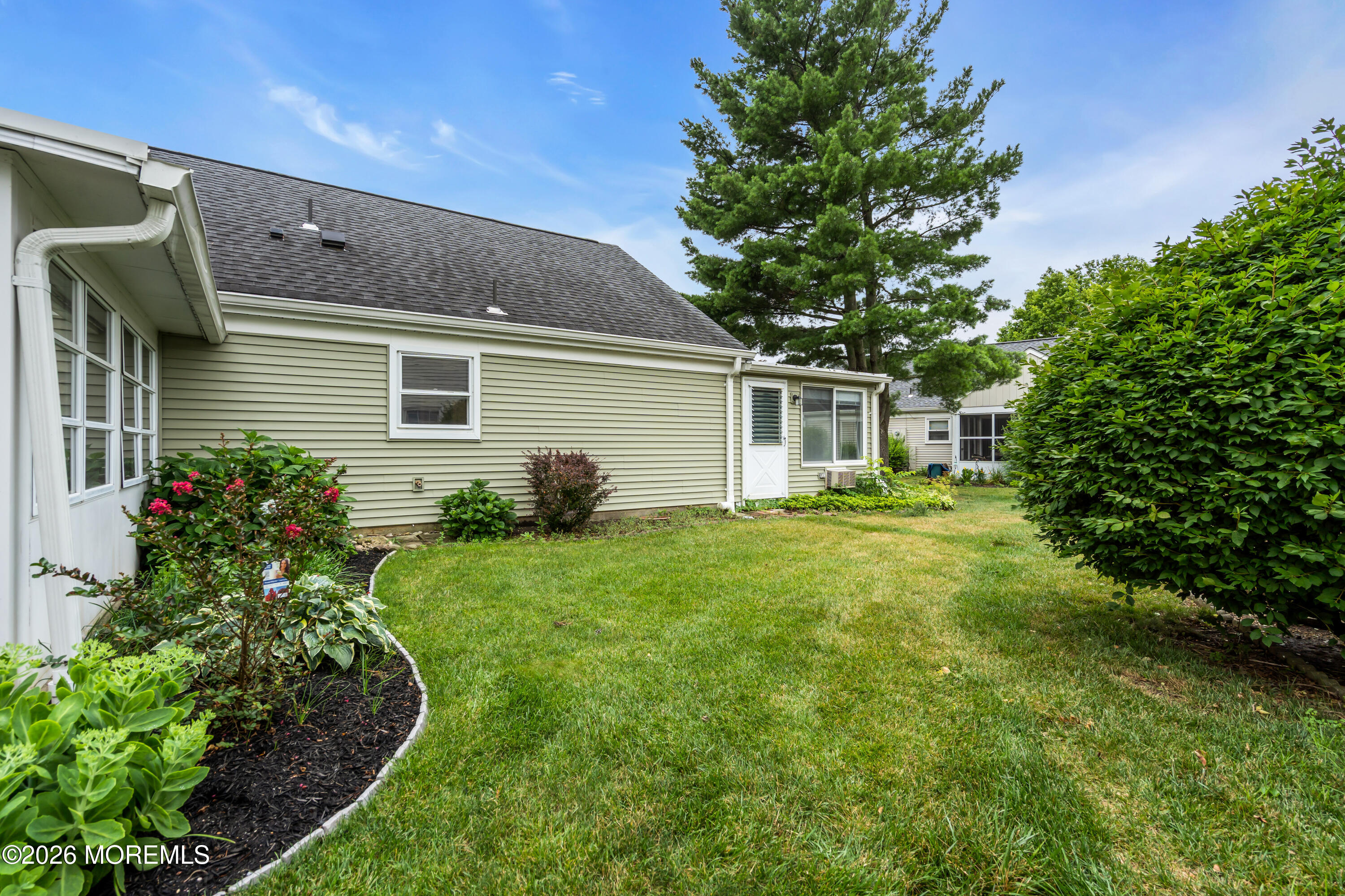 452 Roxbury Lane A