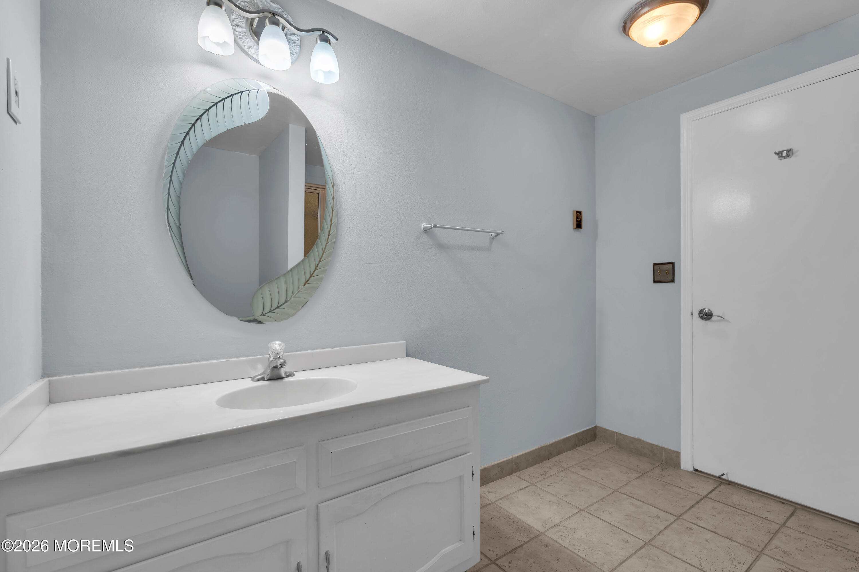 452 Roxbury Lane A