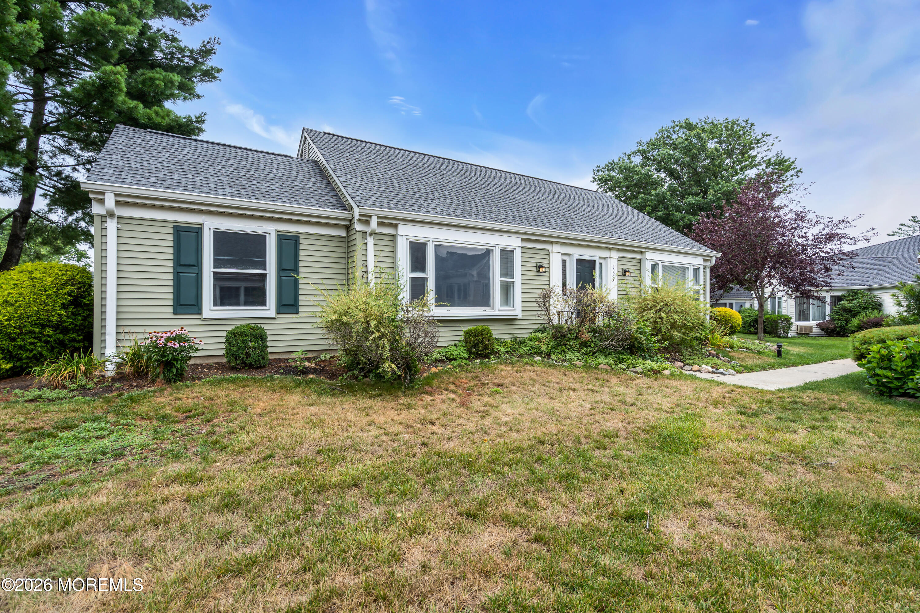 452 Roxbury Lane A