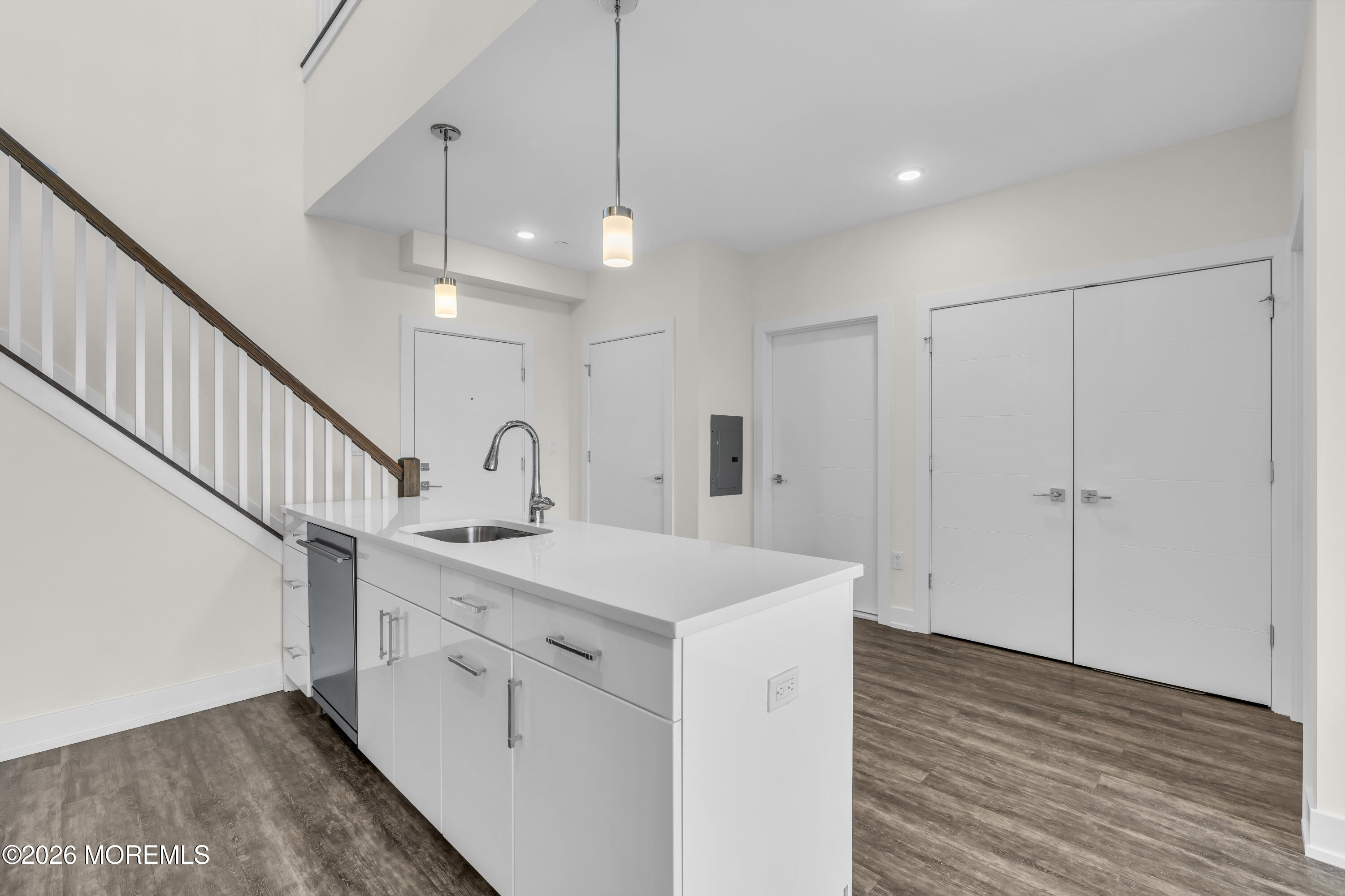 521 Lake Avenue 504