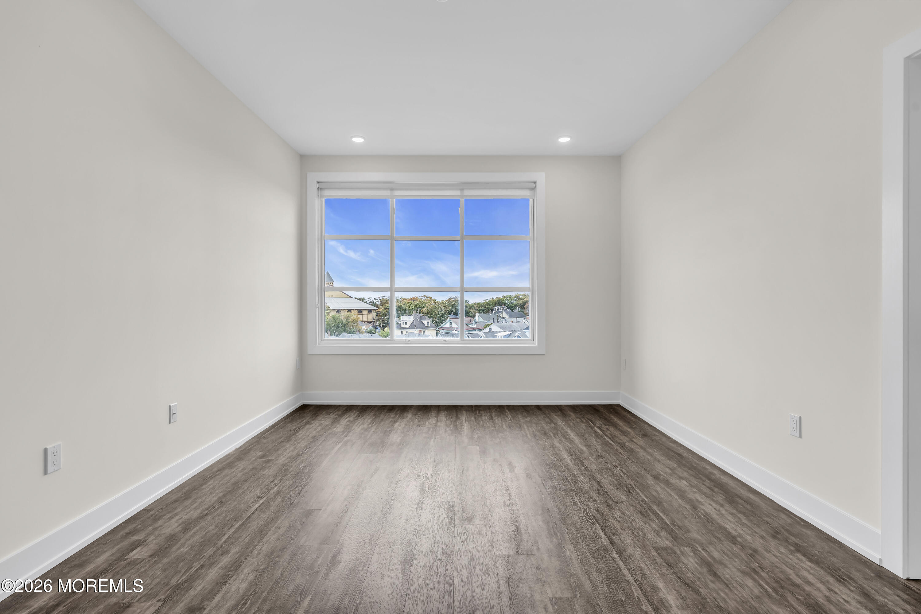 521 Lake Avenue 504