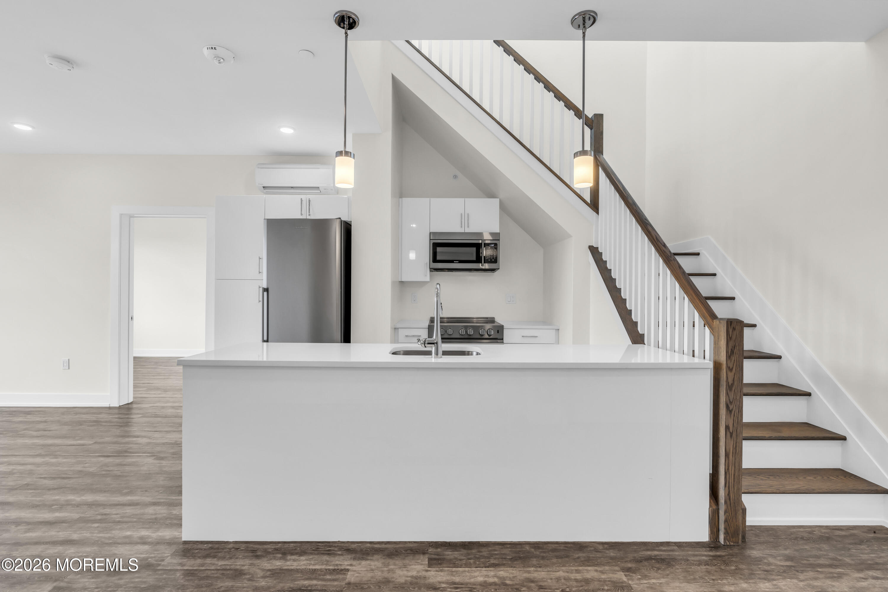 521 Lake Avenue 504