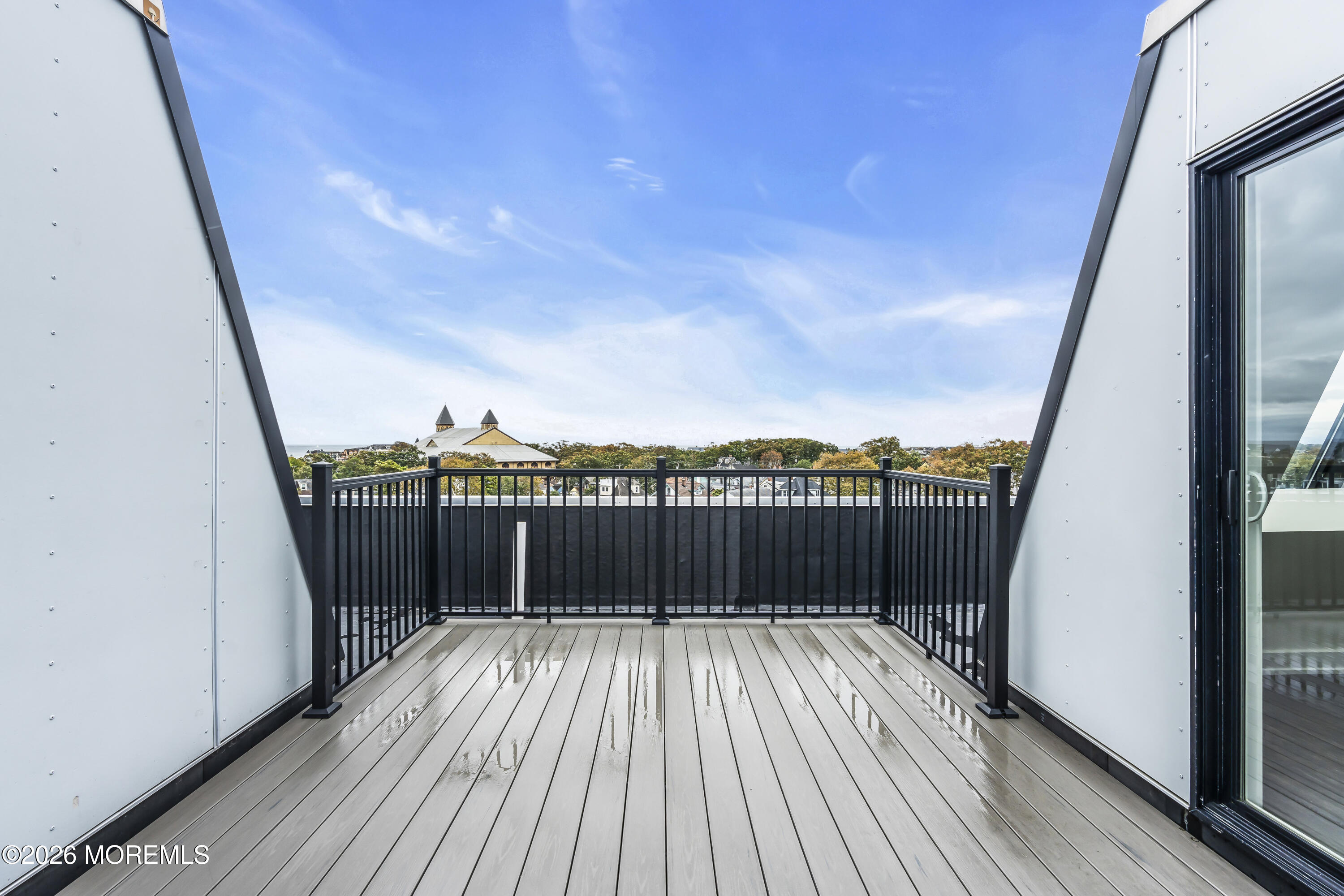 521 Lake Avenue 504