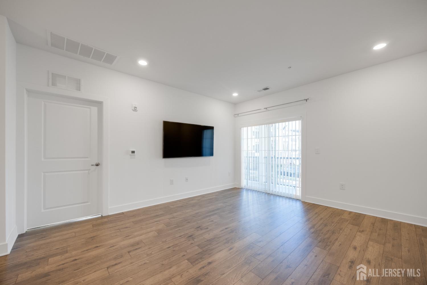 527 Tavern Road