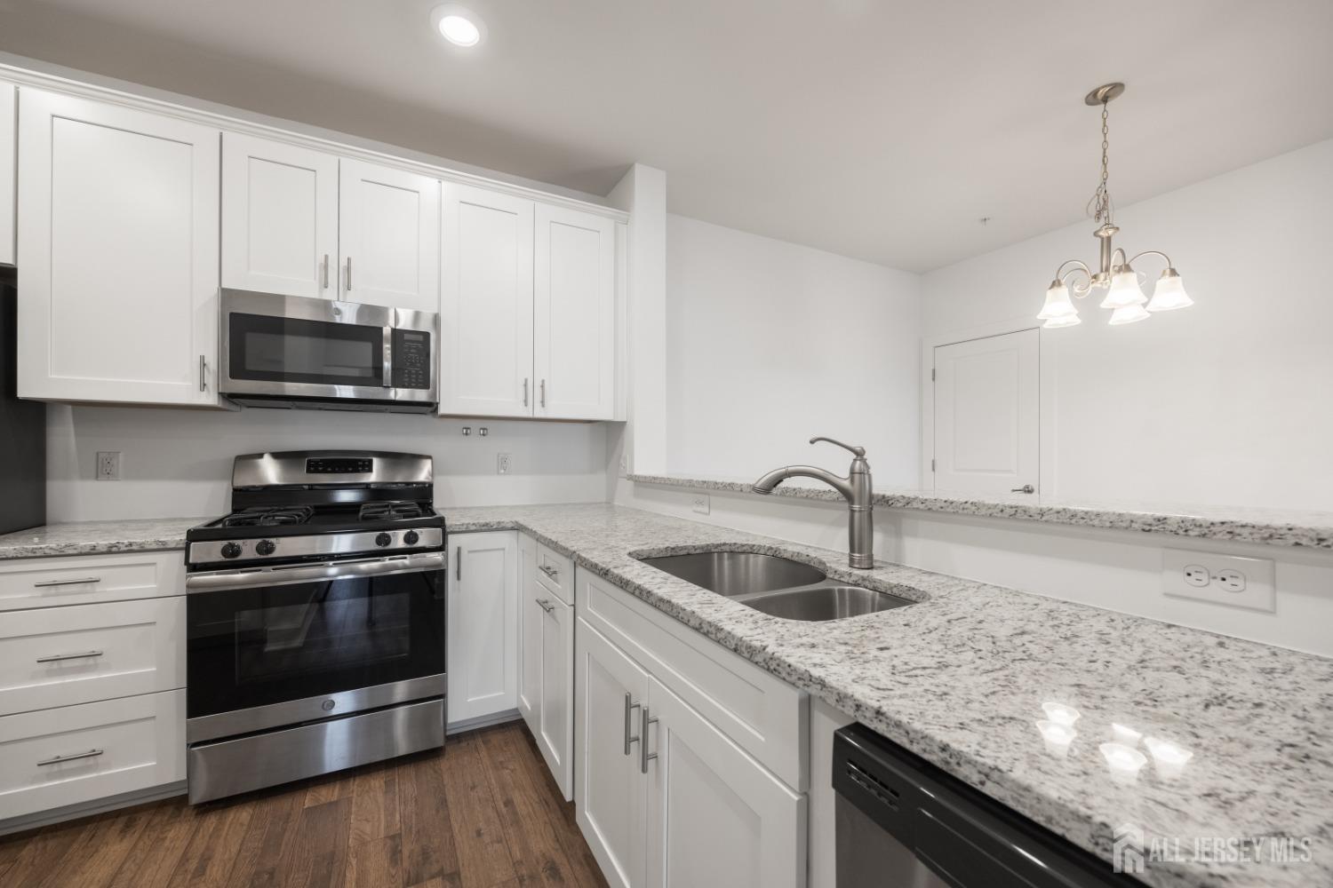 527 Tavern Road
