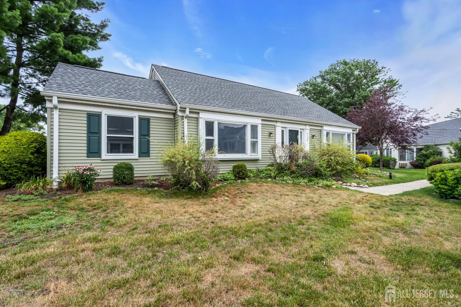 452-A Roxbury Lane