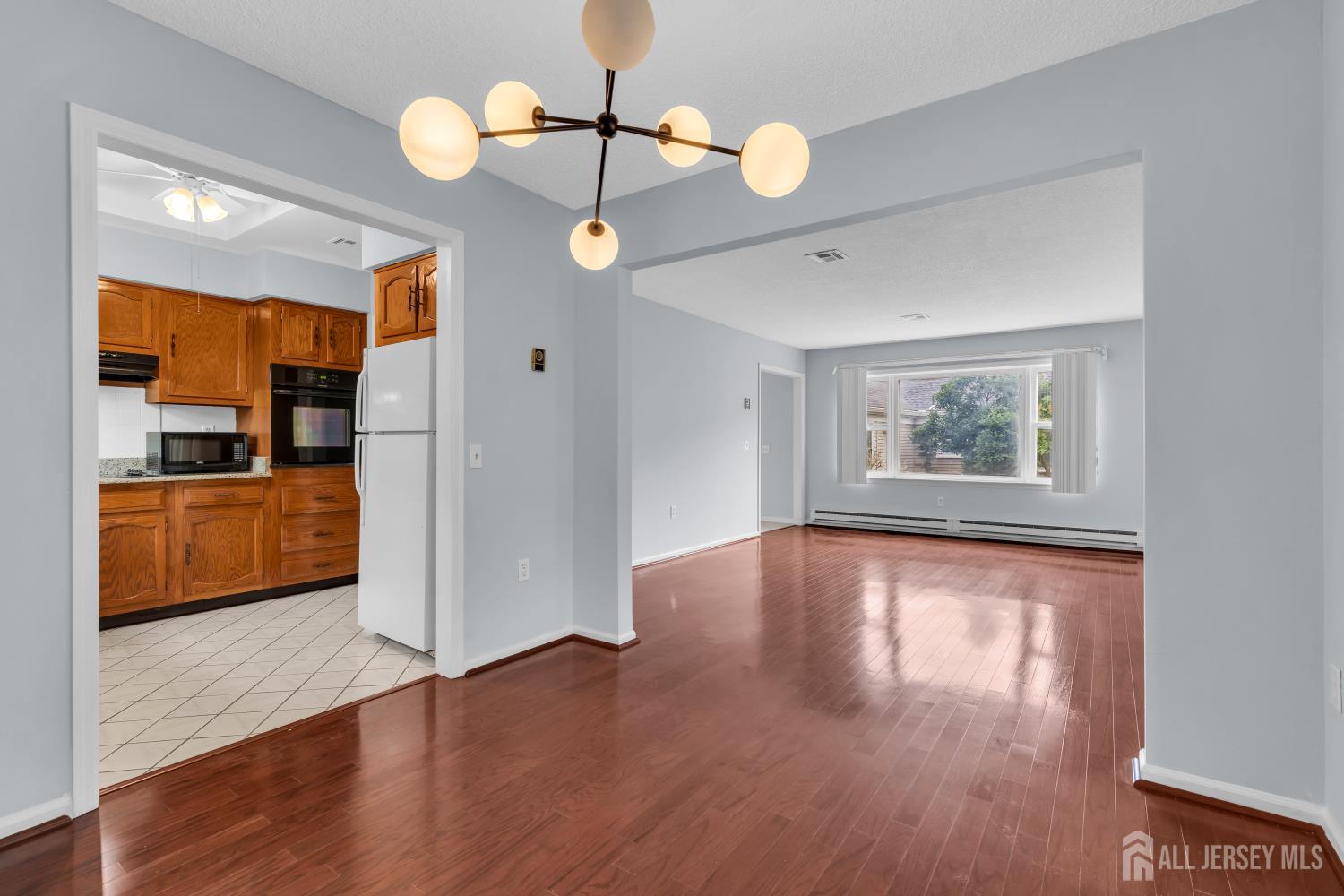 452-A Roxbury Lane