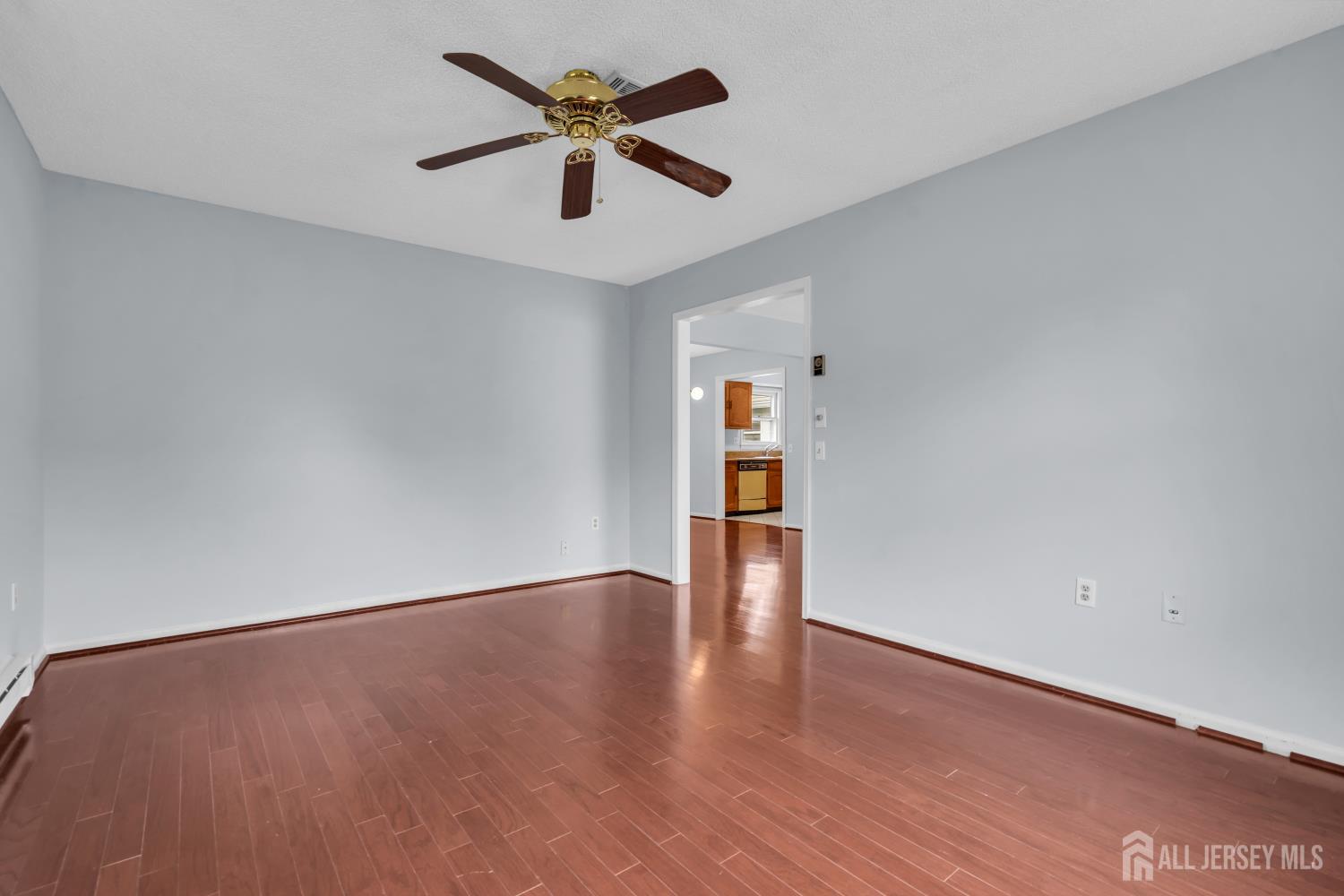 452-A Roxbury Lane