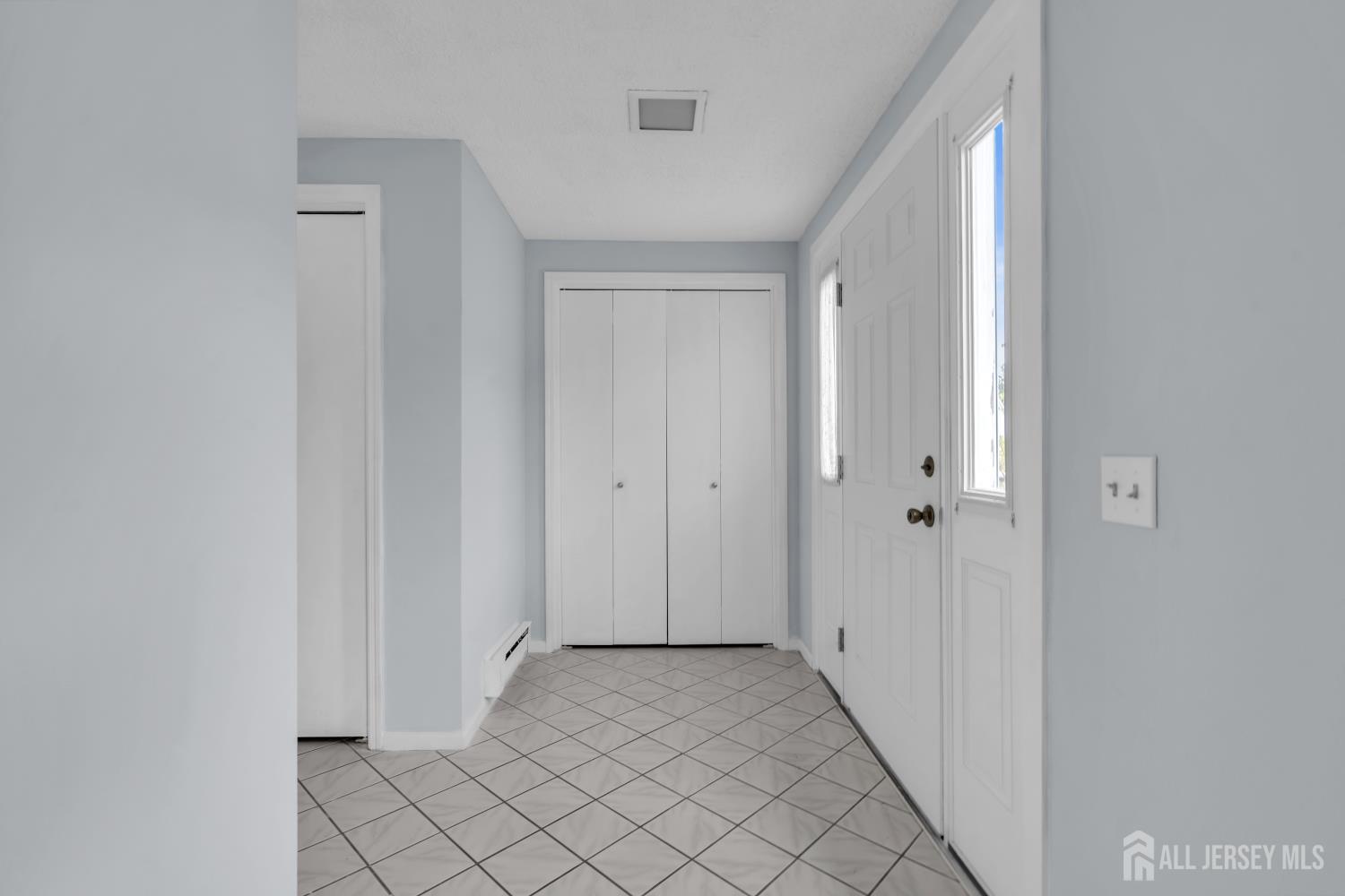 452-A Roxbury Lane