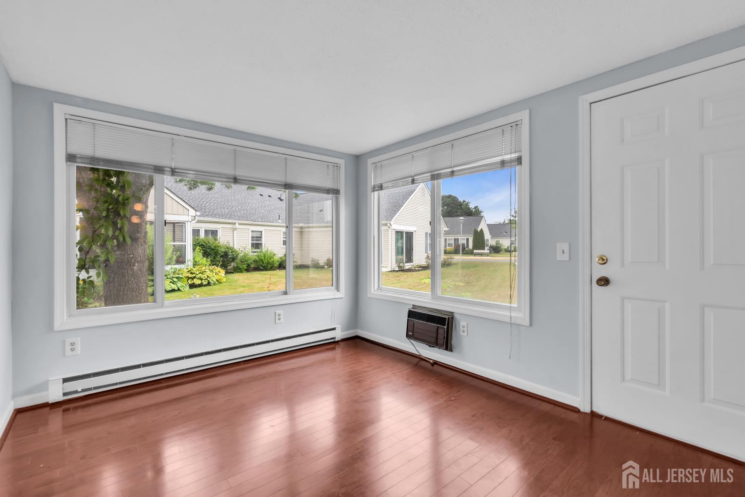 452-A Roxbury Lane