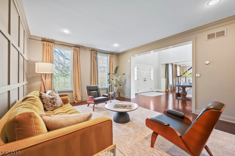 12 Skyline Dr