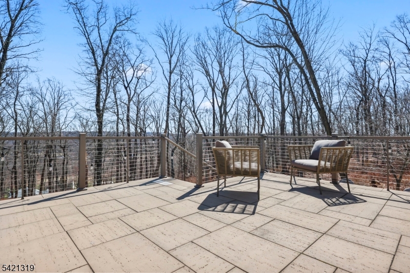 12 Skyline Dr