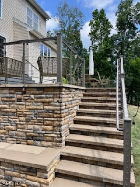 12 Skyline Dr