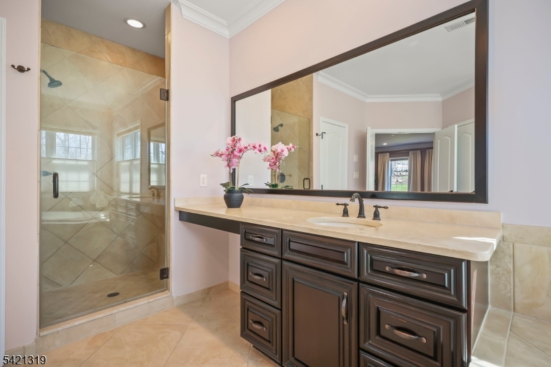 12 Skyline Dr