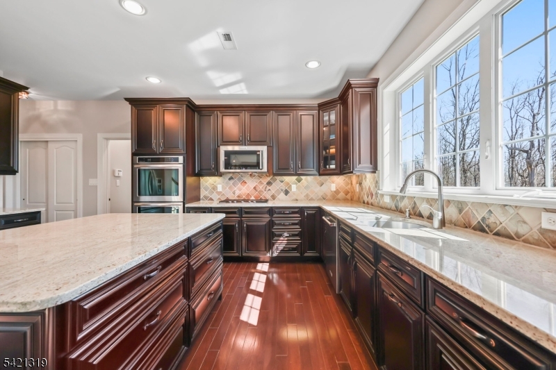 12 Skyline Dr