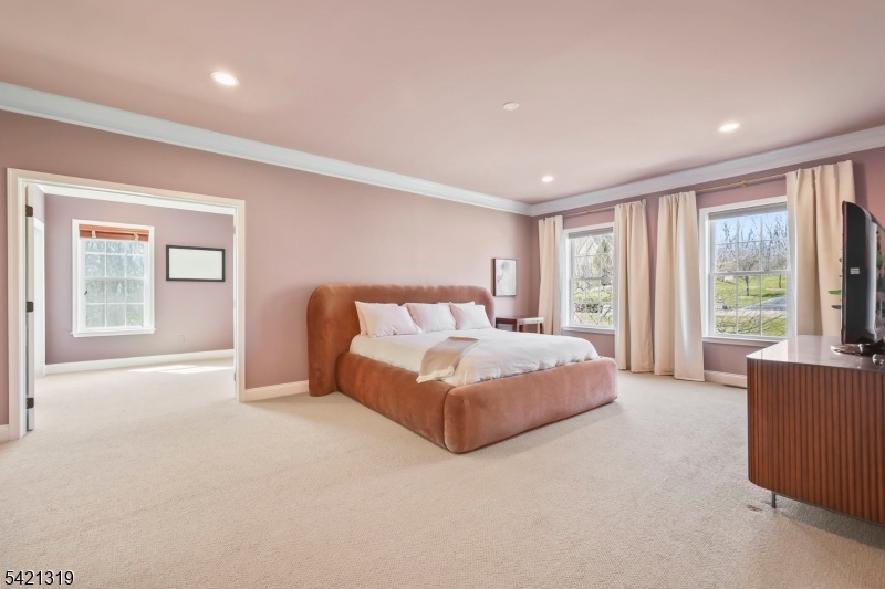 12 Skyline Dr