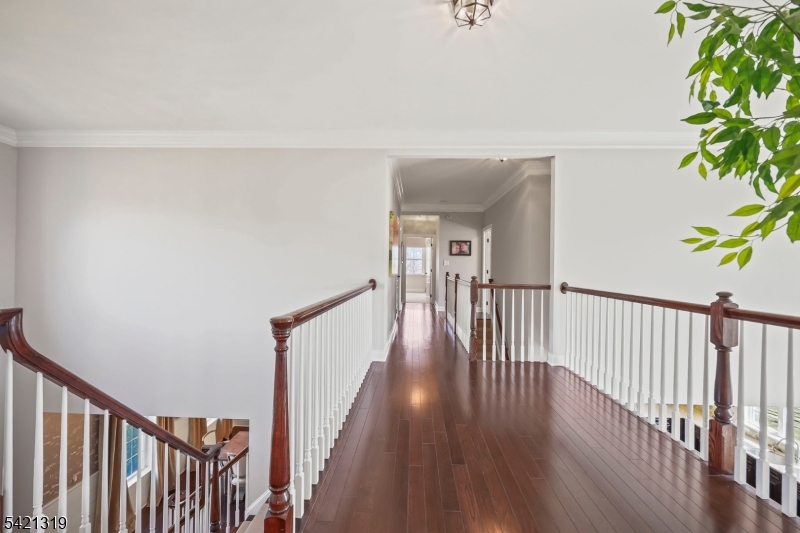 12 Skyline Dr