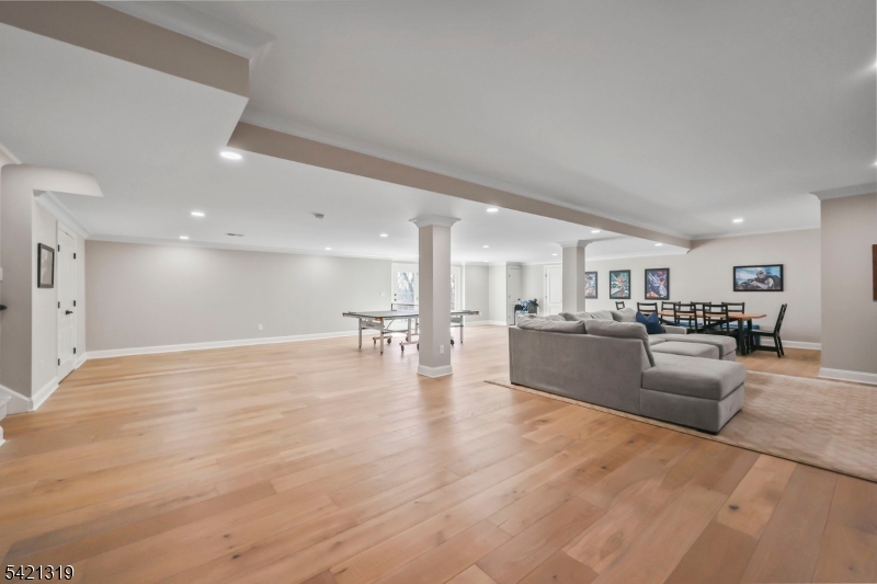12 Skyline Dr
