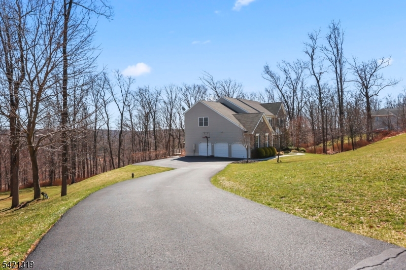 12 Skyline Dr