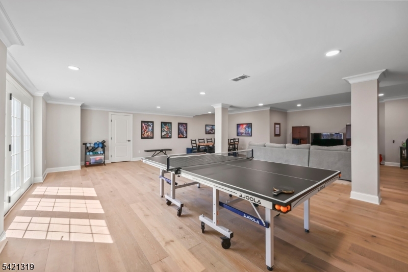 12 Skyline Dr