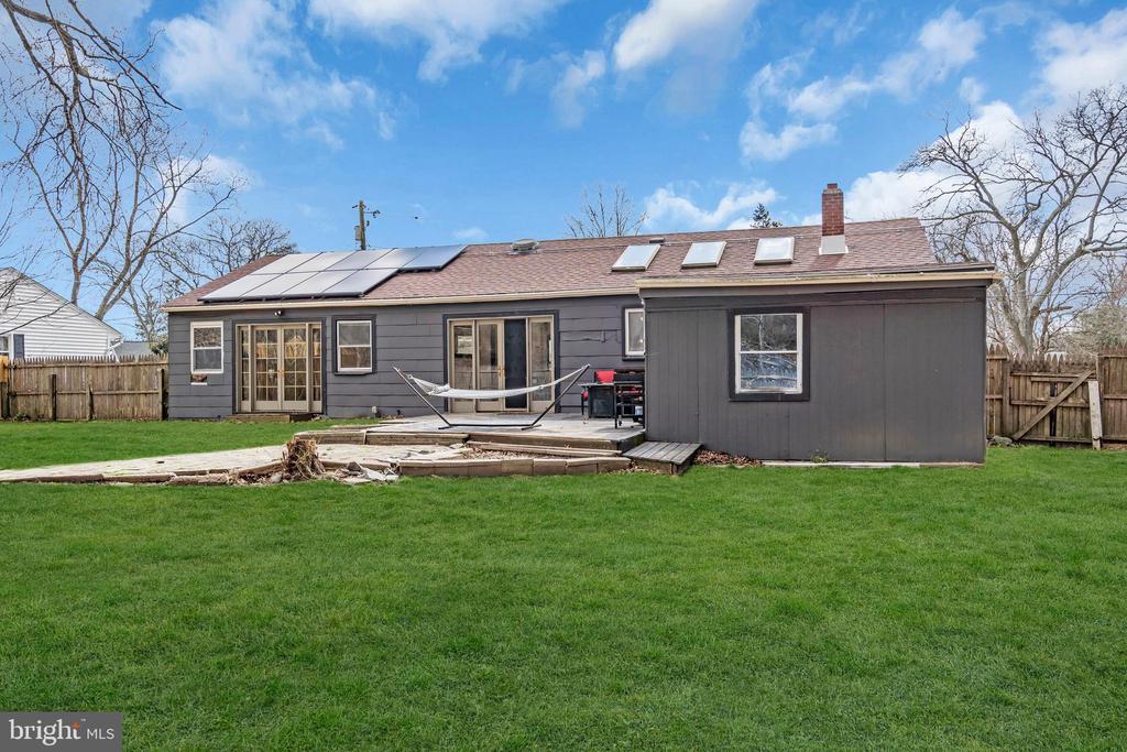 112 WOODCREST AVENUE