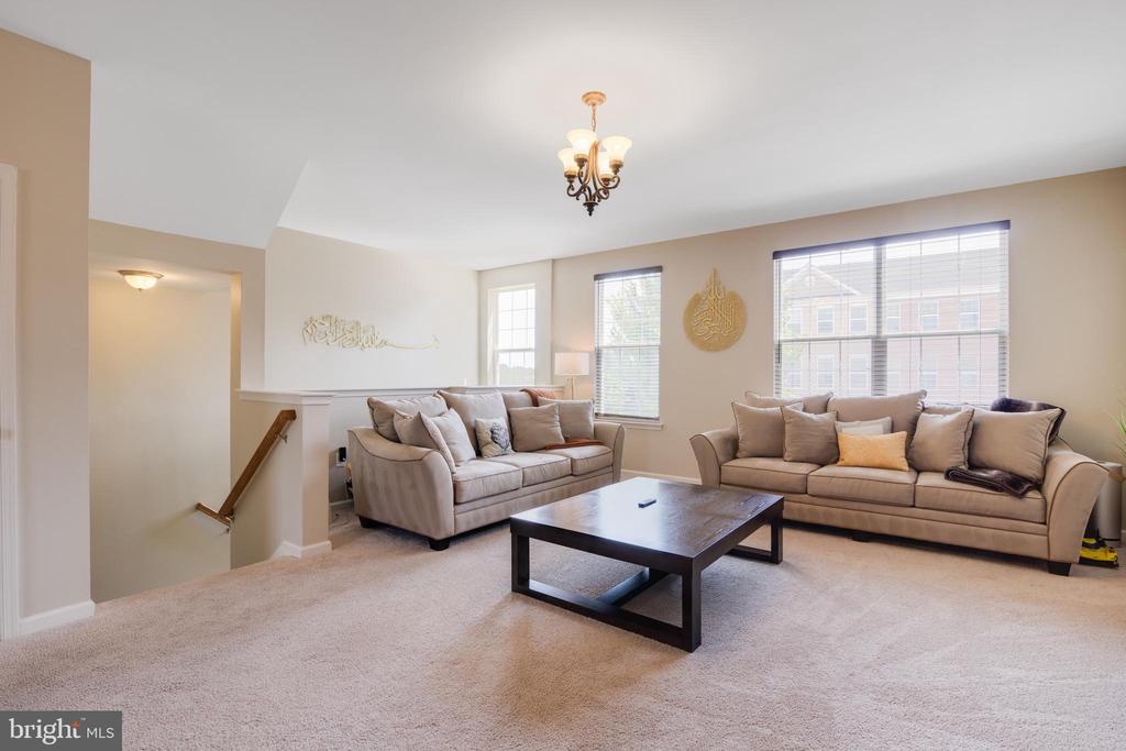 82 CREEKSIDE WAY