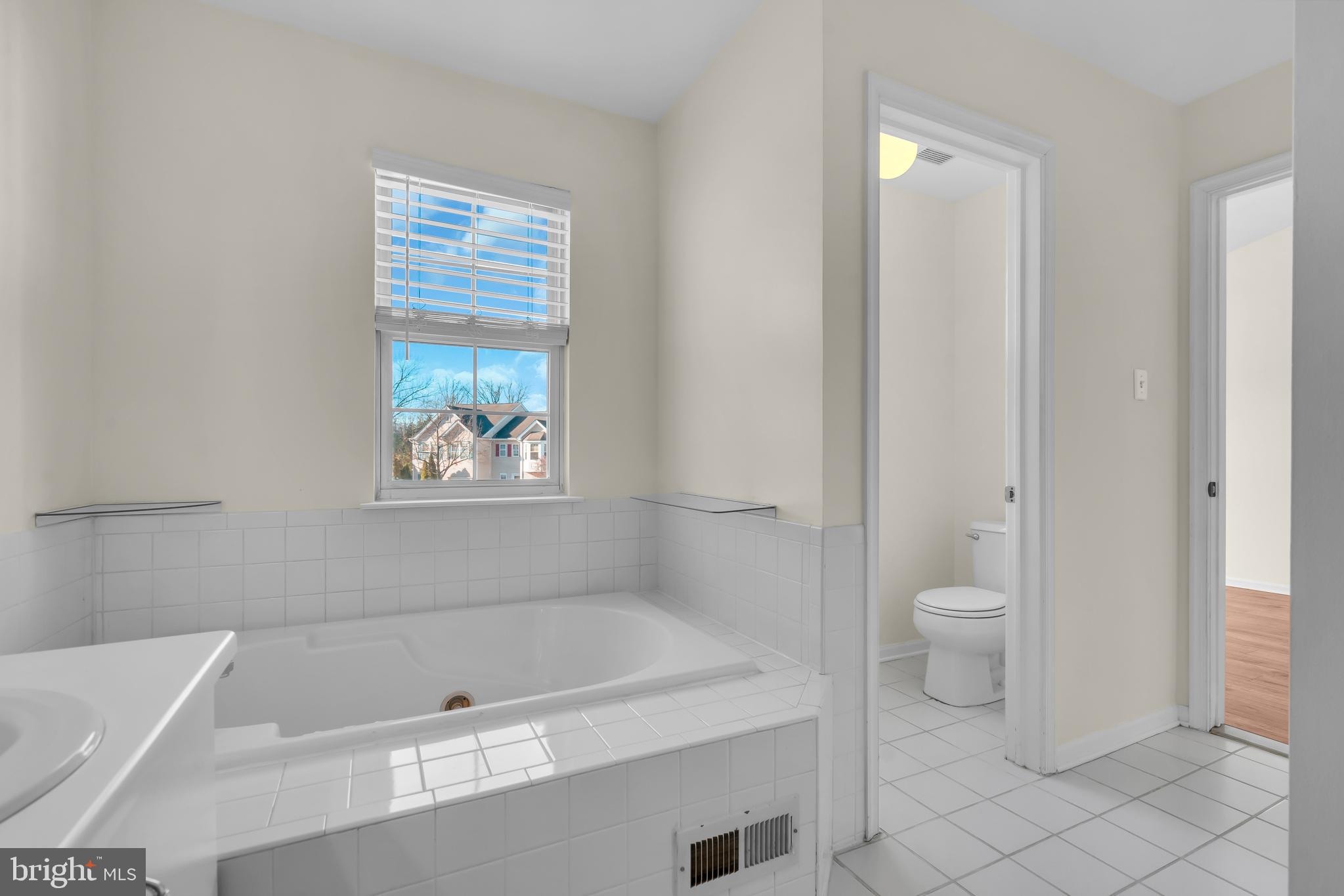 21 VALLEYBROOK COURT