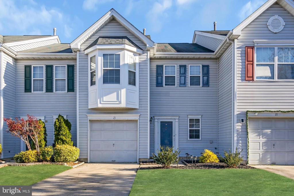 21 VALLEYBROOK COURT