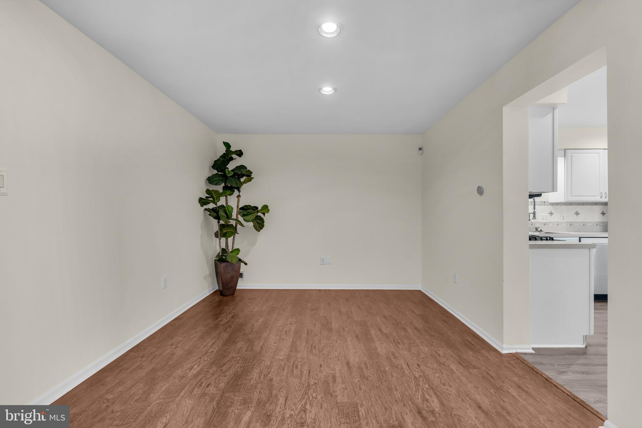 21 VALLEYBROOK COURT