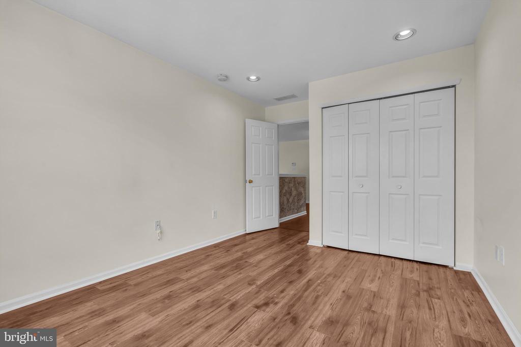 21 VALLEYBROOK COURT