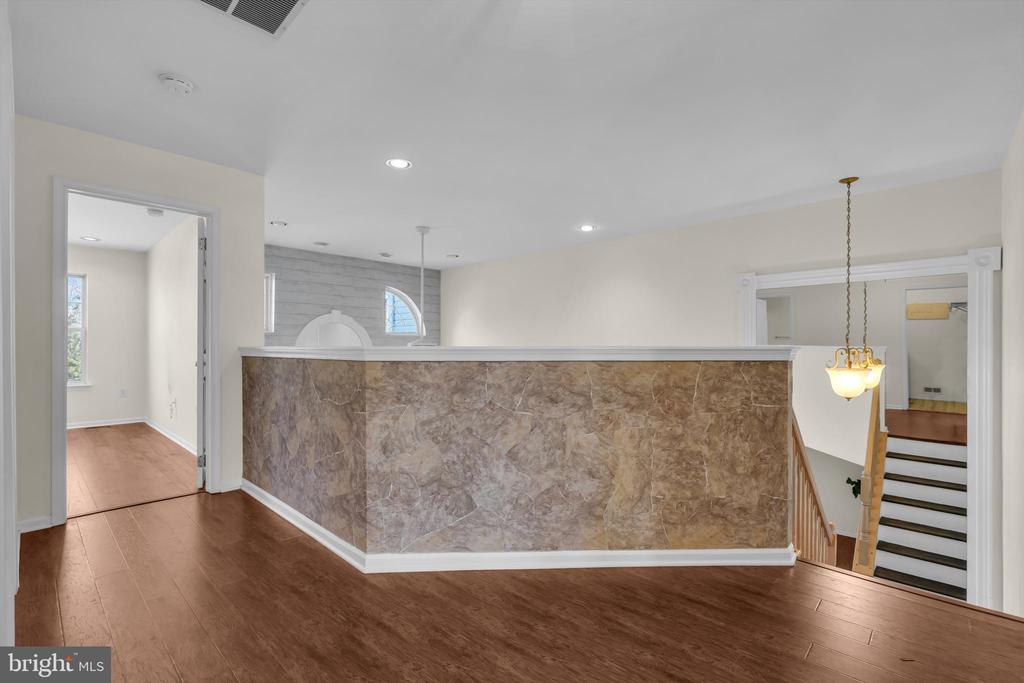 21 VALLEYBROOK COURT