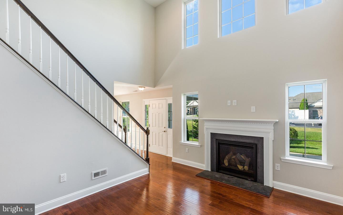507 LEXINGTON MEWS