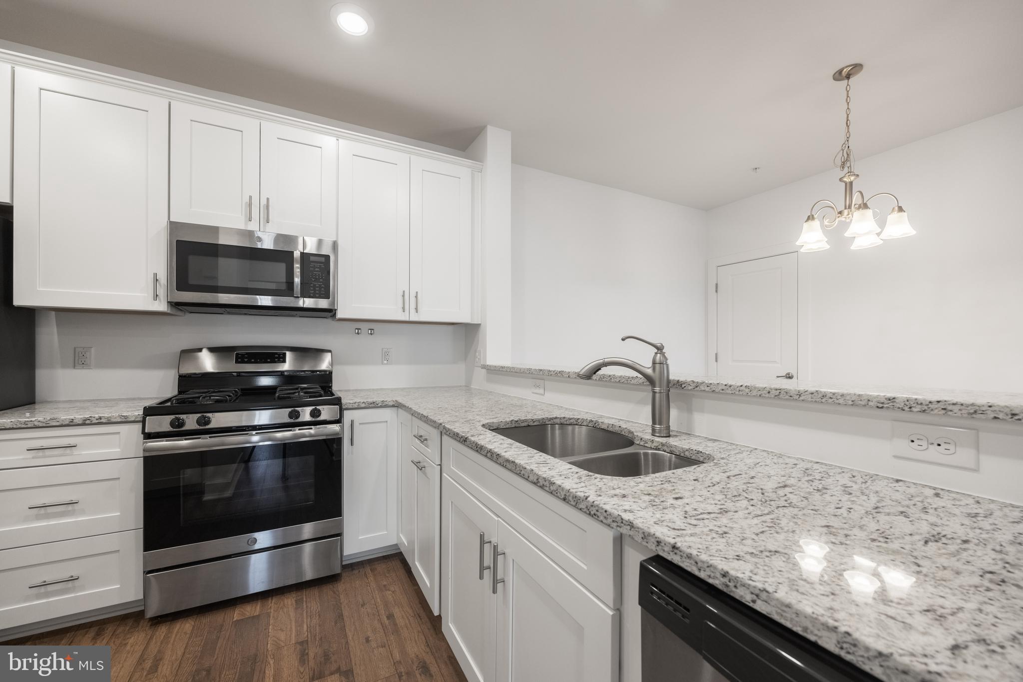 527 TAVERN ROAD