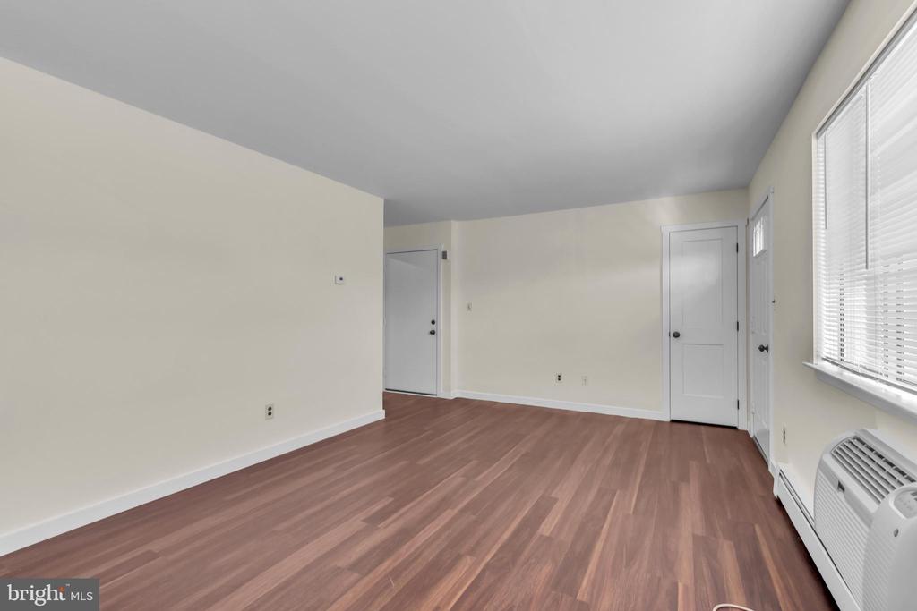 1228 CRICKET LANE