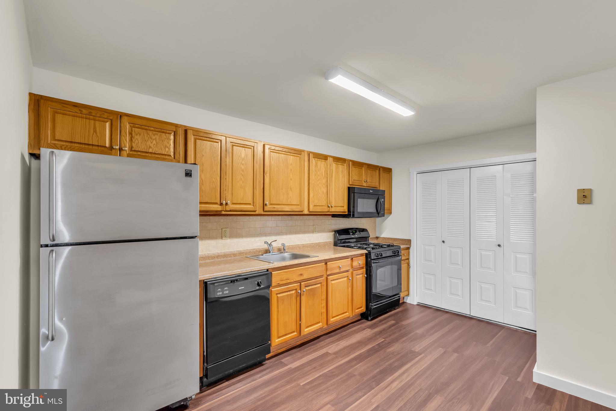 1228 CRICKET LANE