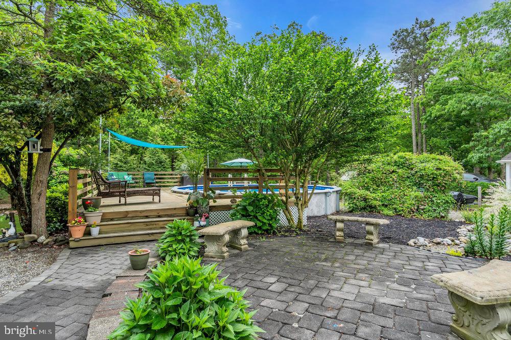12 STAGECOACH DRIVE