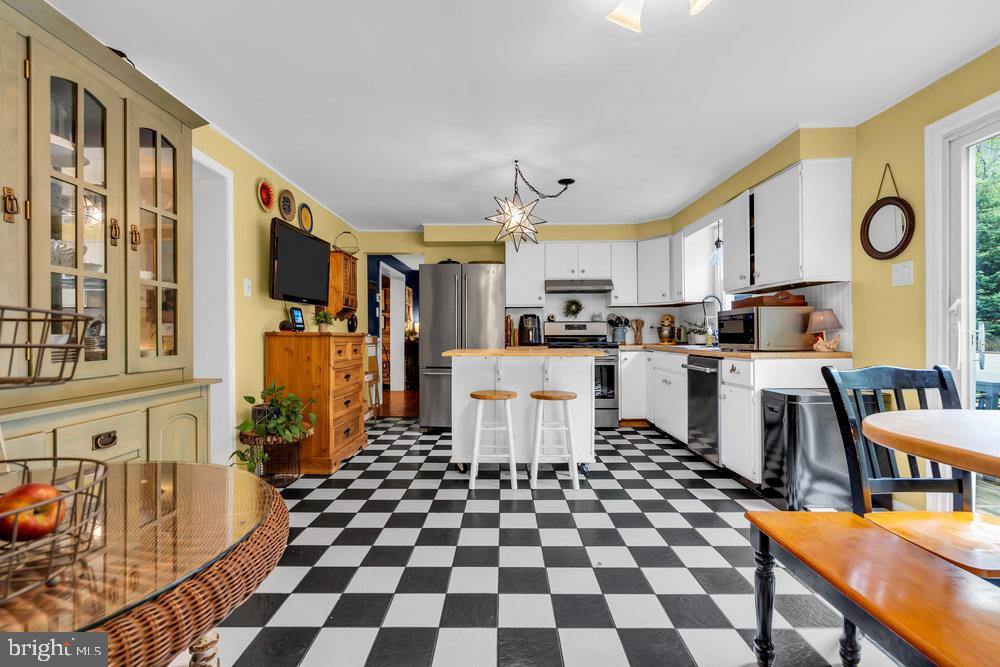 12 STAGECOACH DRIVE