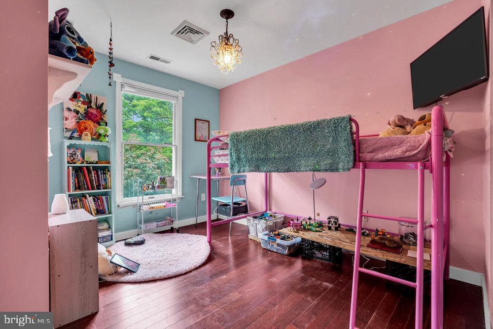12 STAGECOACH DRIVE