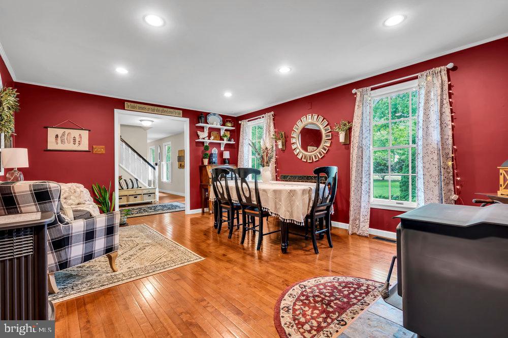 12 STAGECOACH DRIVE