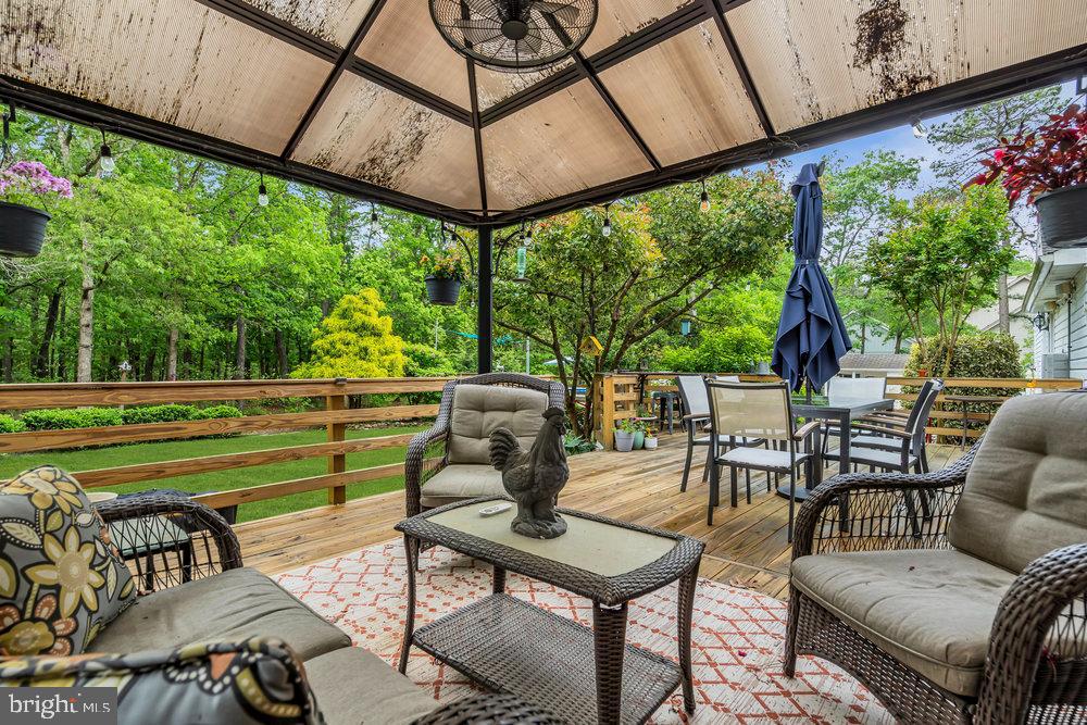 12 STAGECOACH DRIVE