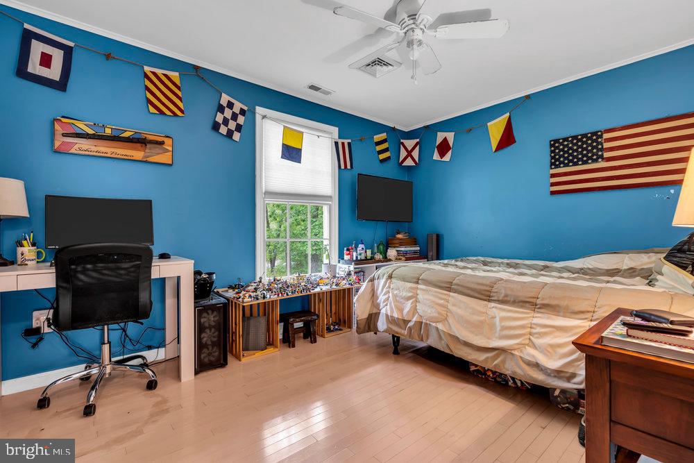12 STAGECOACH DRIVE