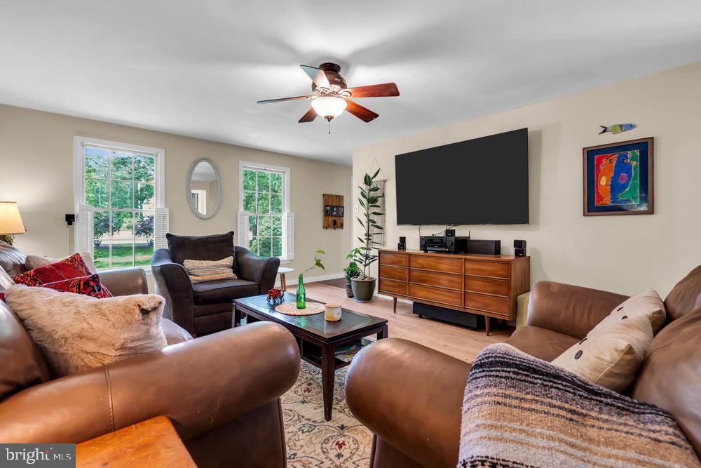 12 STAGECOACH DRIVE