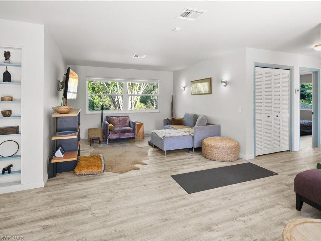 500 Ridge DR