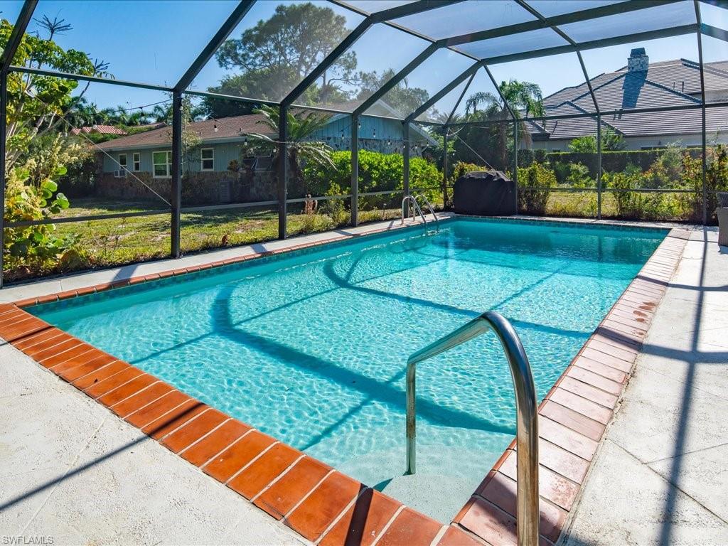500 Ridge DR