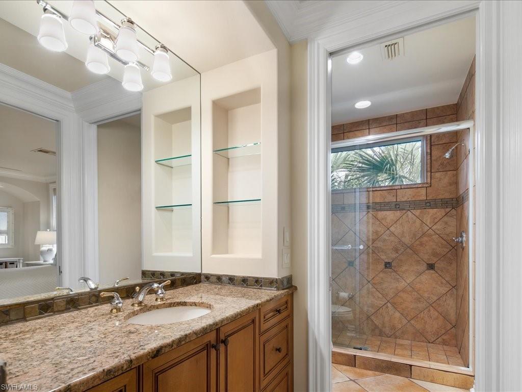 1622 CHINABERRY WAY