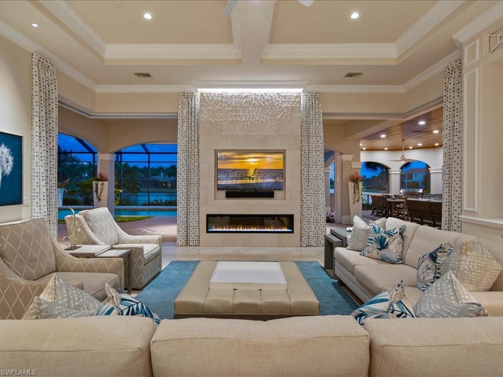 1622 CHINABERRY WAY