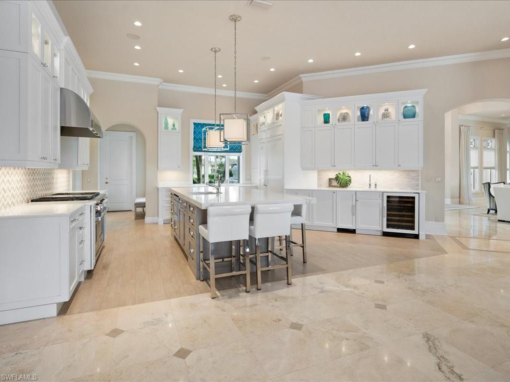 1622 CHINABERRY WAY