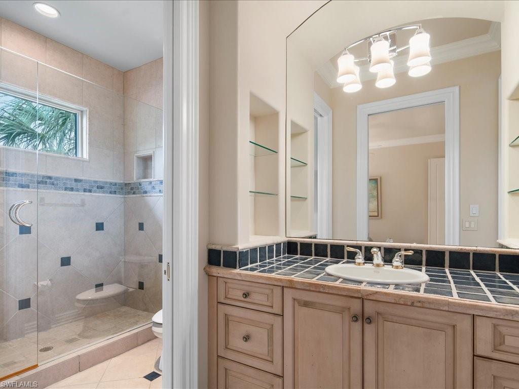 1622 CHINABERRY WAY