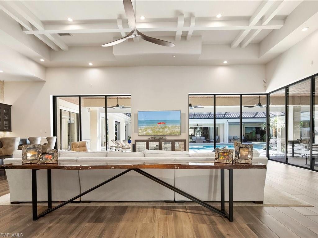 656 Hickory RD, NAPLES
