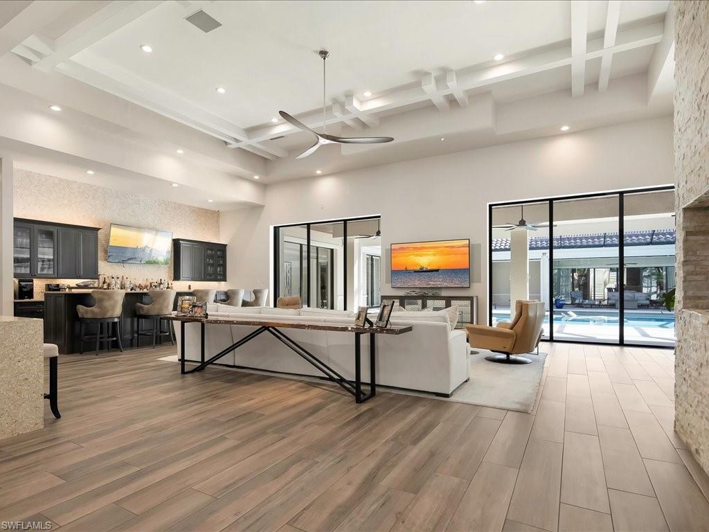 656 Hickory RD, NAPLES